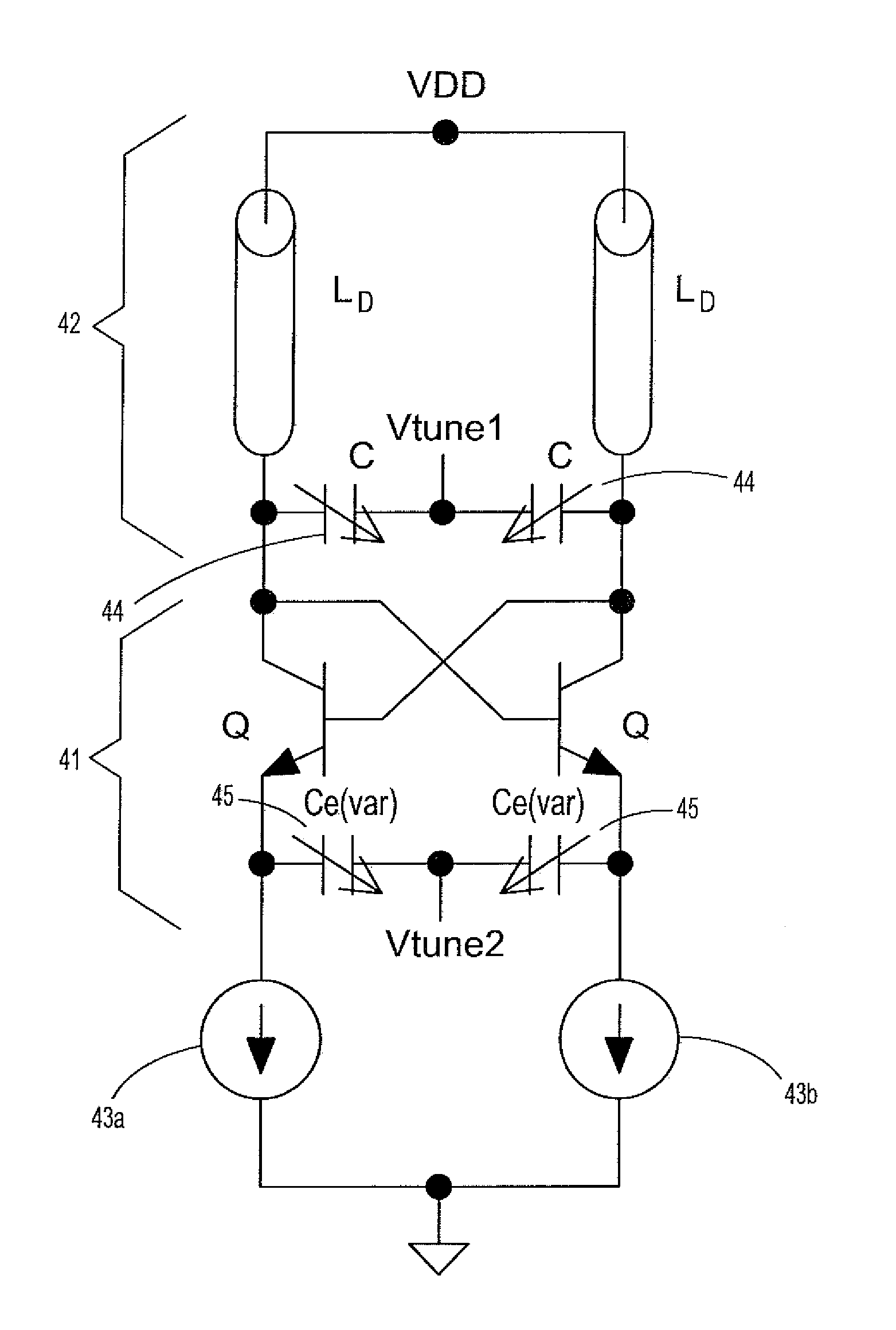 Voltage controlled oscillator circuits and methods using variable capacitance degeneration for increased tuning range