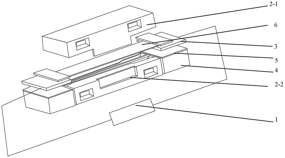 Device and method for current-assisted rapid hot forming of high-strength steel slender structural parts