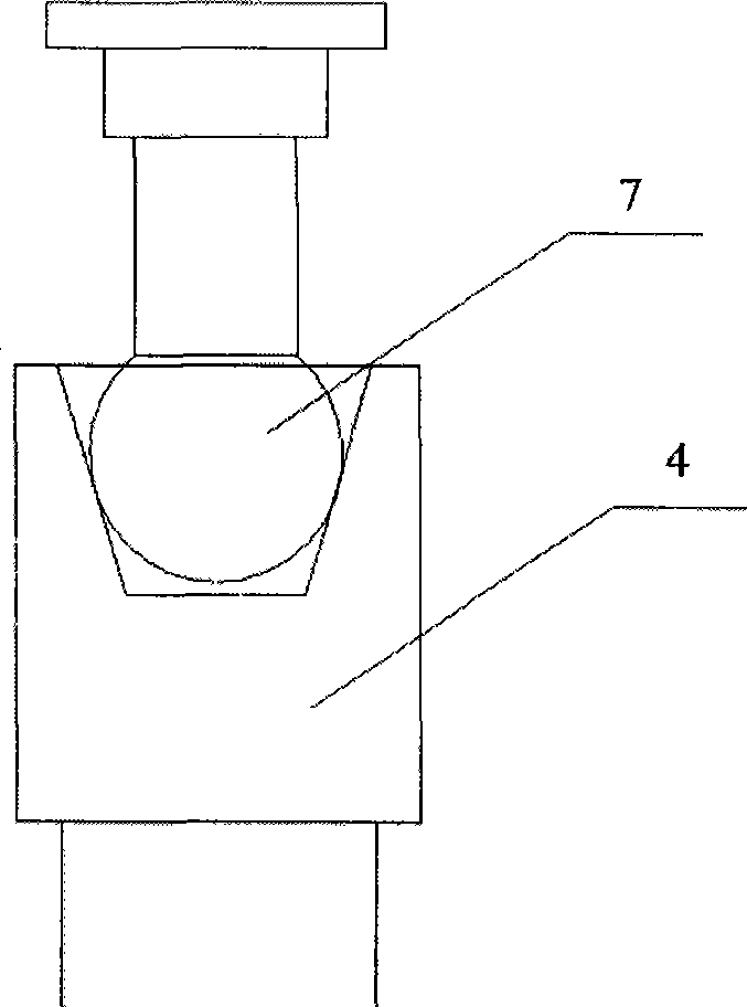 Aircraft fuselage flexible and automatic attitude-adjusting method