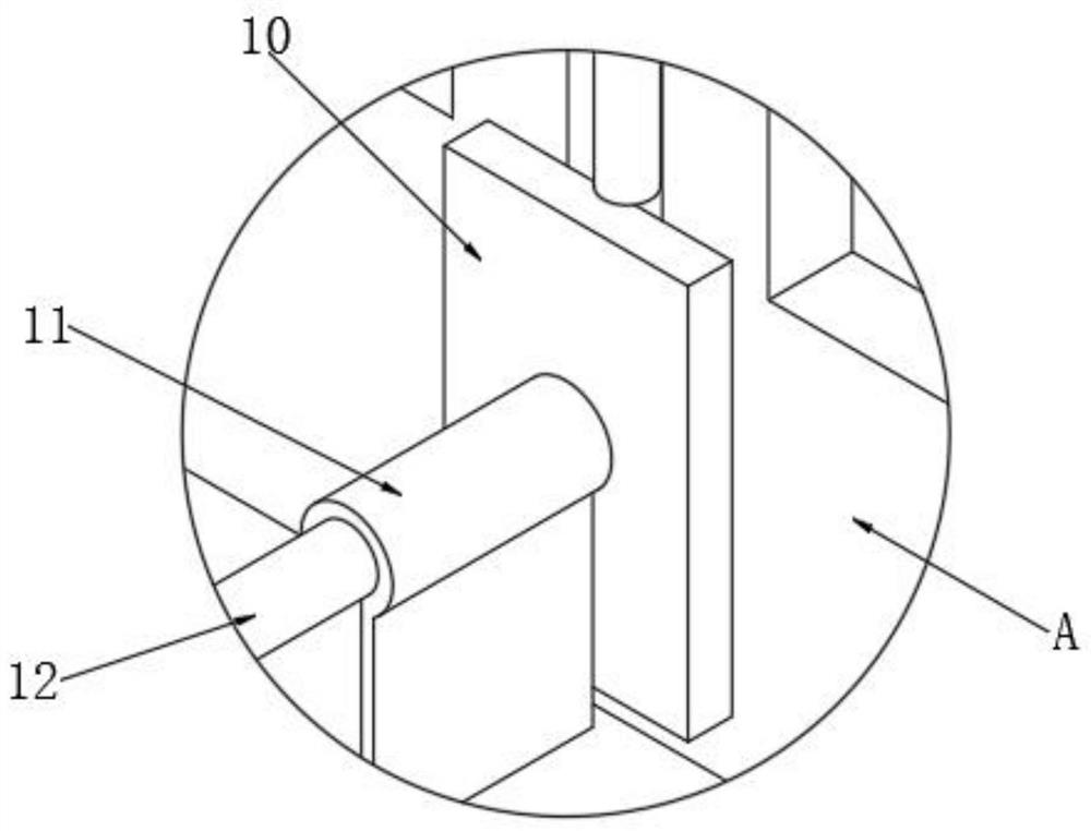 Automatic leveling mechanism for plastic pipe raw material conveying