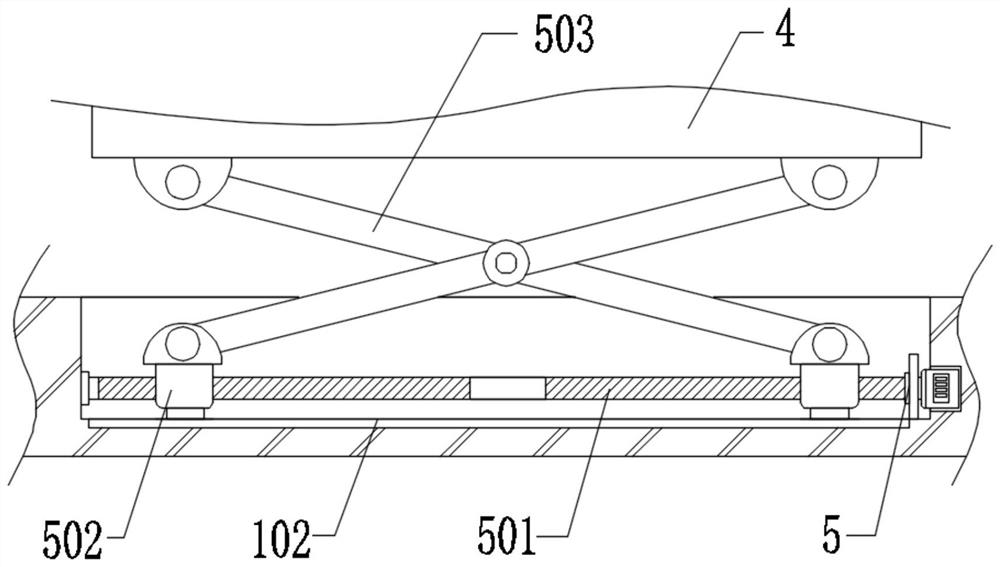 Explosion-proof robot with automatic fire extinguishing device