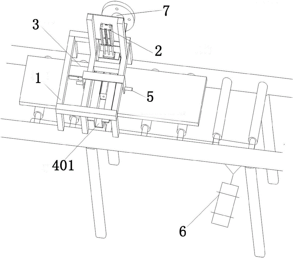 An automatic cutting device for the continuous discharge system of rod-shaped materials