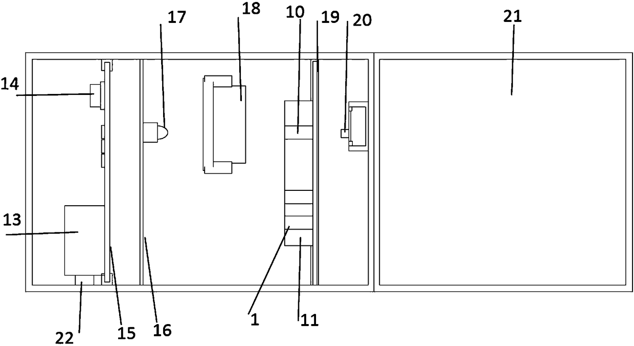 Pump-free microfluidic chip, preparation method thereof and portable biochemical analysis device