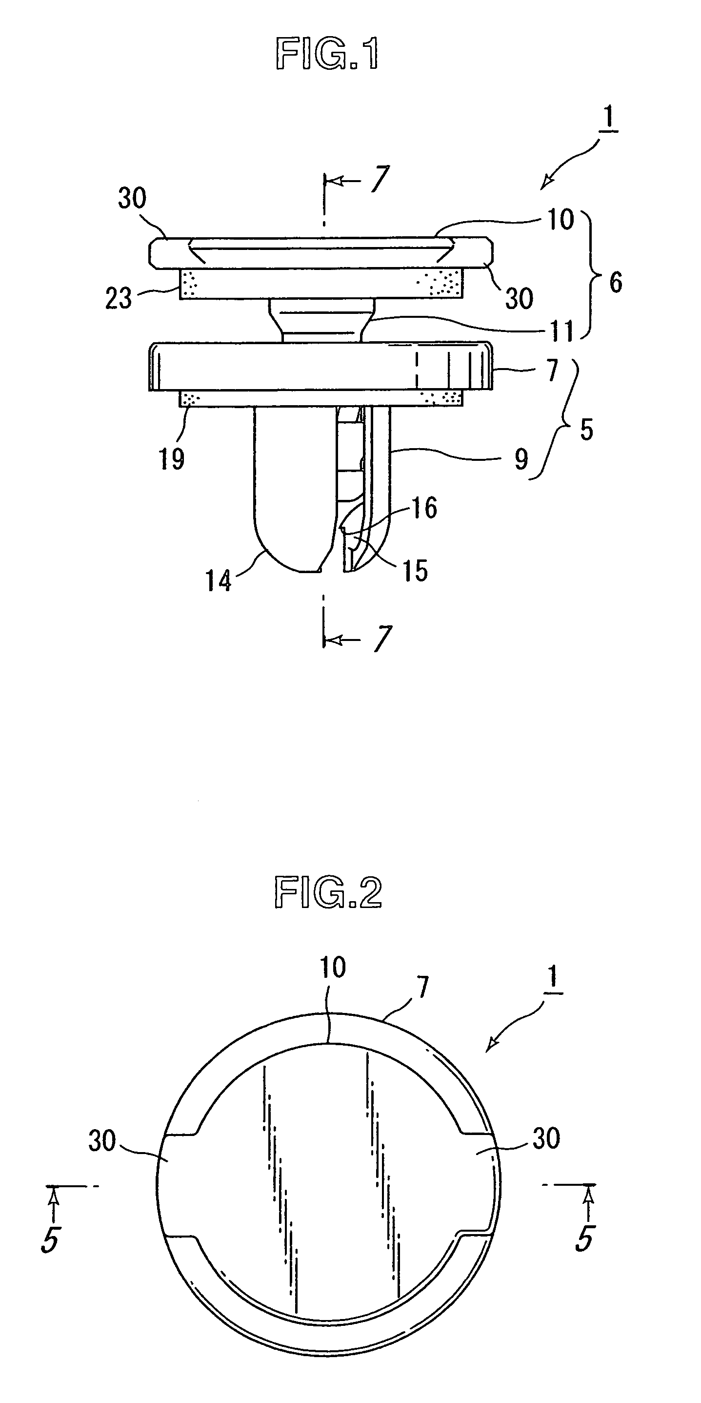 Plastic clip for connecting a panel to a body