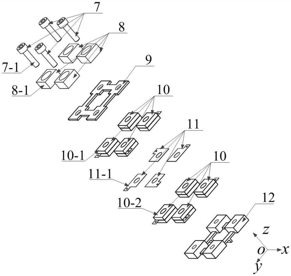 A parallel three-degree-of-freedom piezoelectric resonance self-actuating mechanism and its excitation method