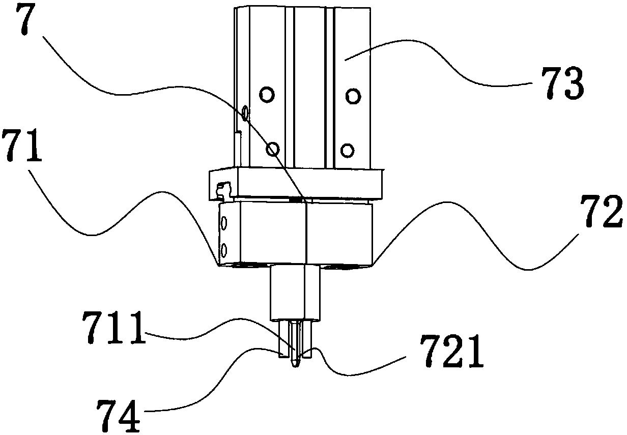 Automatic production equipment for paint spraying of heels of high-heeled shoes and production method