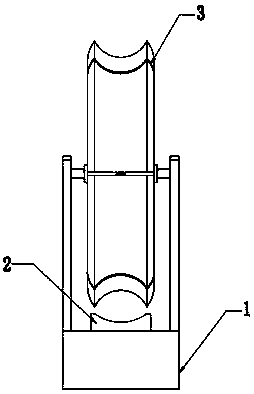 An adjustable prickle measuring and nail searching device for a bamboo disc encircling dustpan