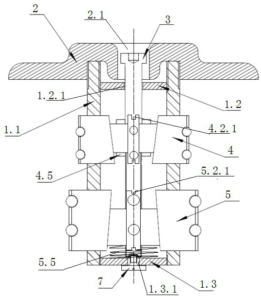 High-precision bushing assembly centering device and bushing centering assembly method