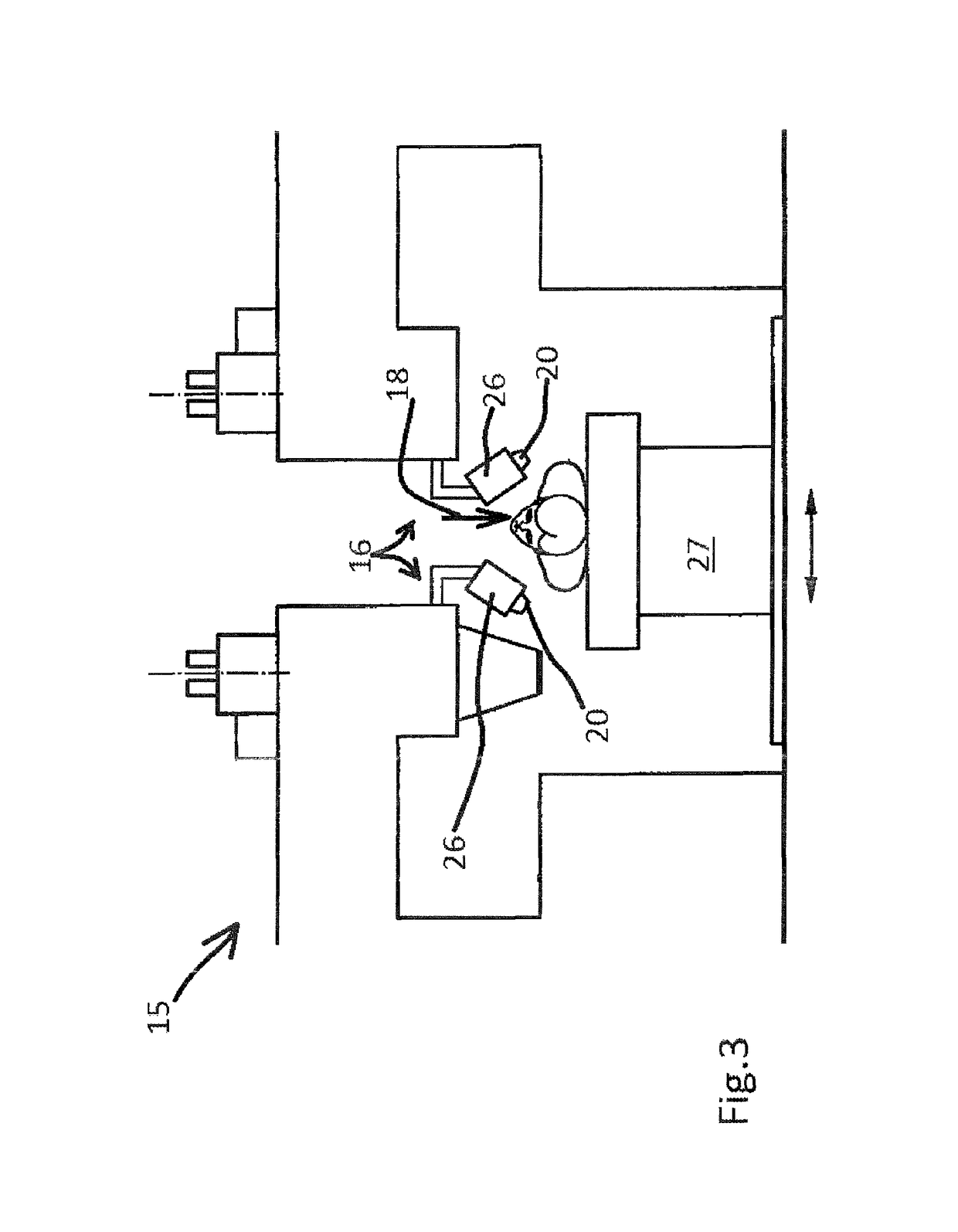 Device for producing cuts or perforations on an eye