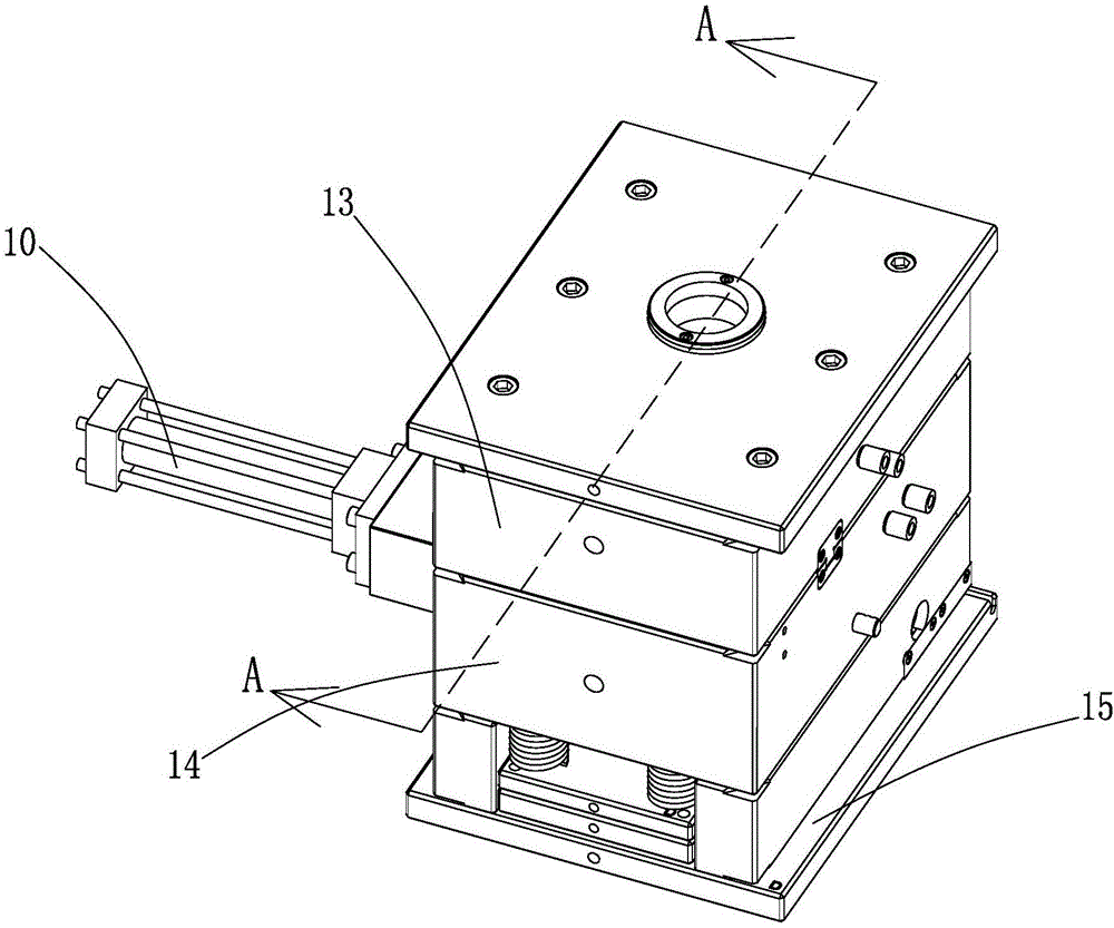 In-mould cutter pressure-retreating-resistant water gap automatic cutting device