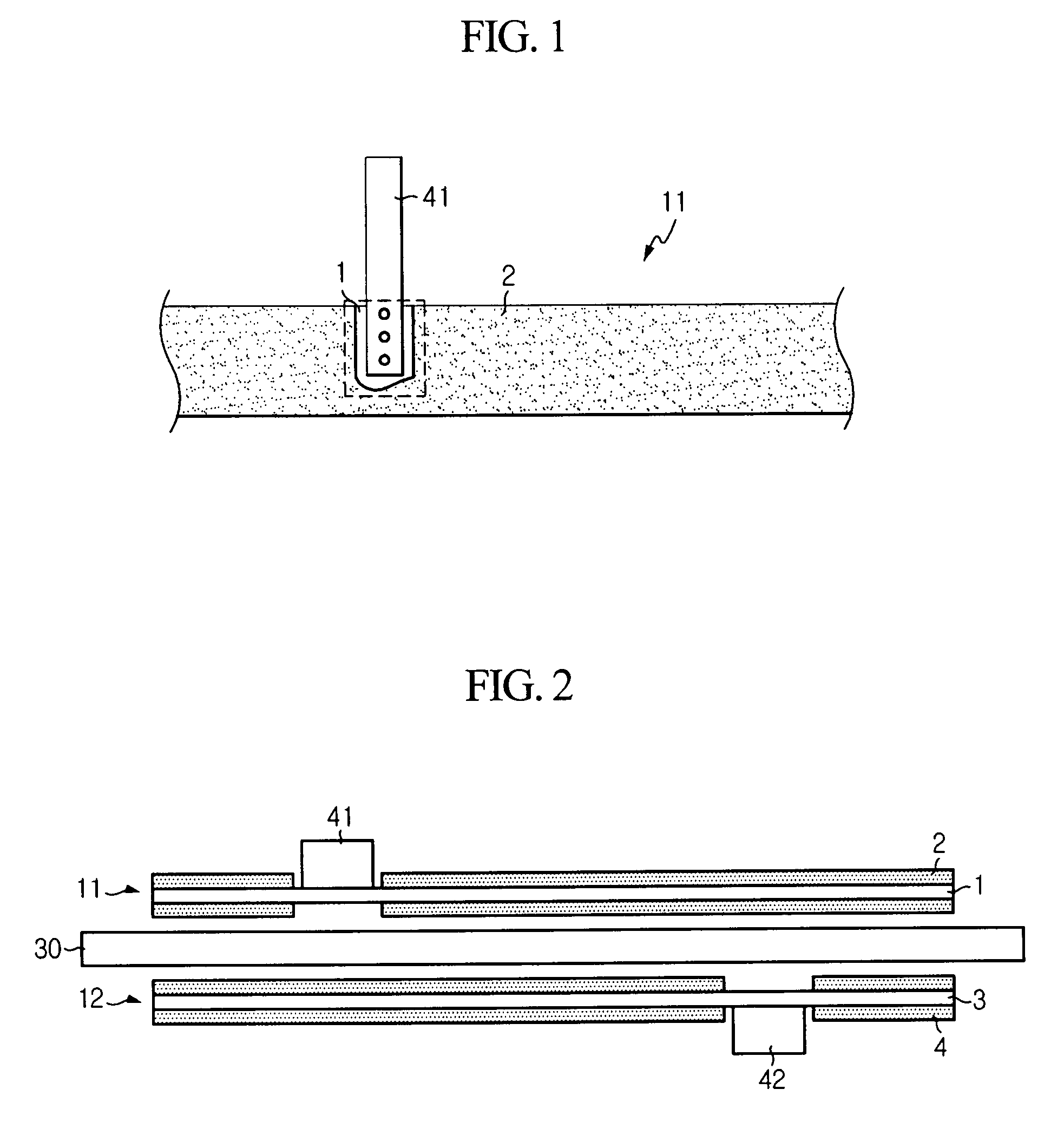 Connecting structure between electrode and lead, electric double layer capacitor having the same, and method for manufacturing the capacitor