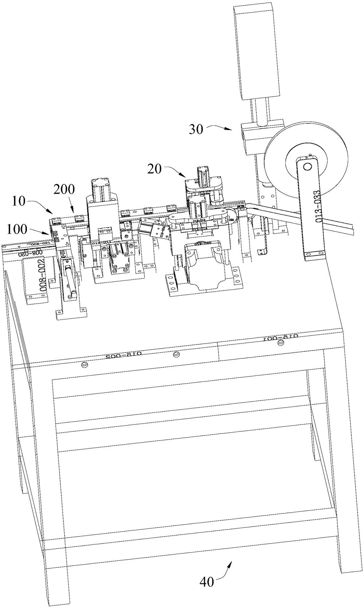 USB data line plug feeding mechanism and detection module