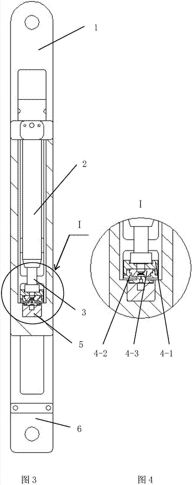 A hoist wire rope tension monitoring sensor for eliminating vibration peaks