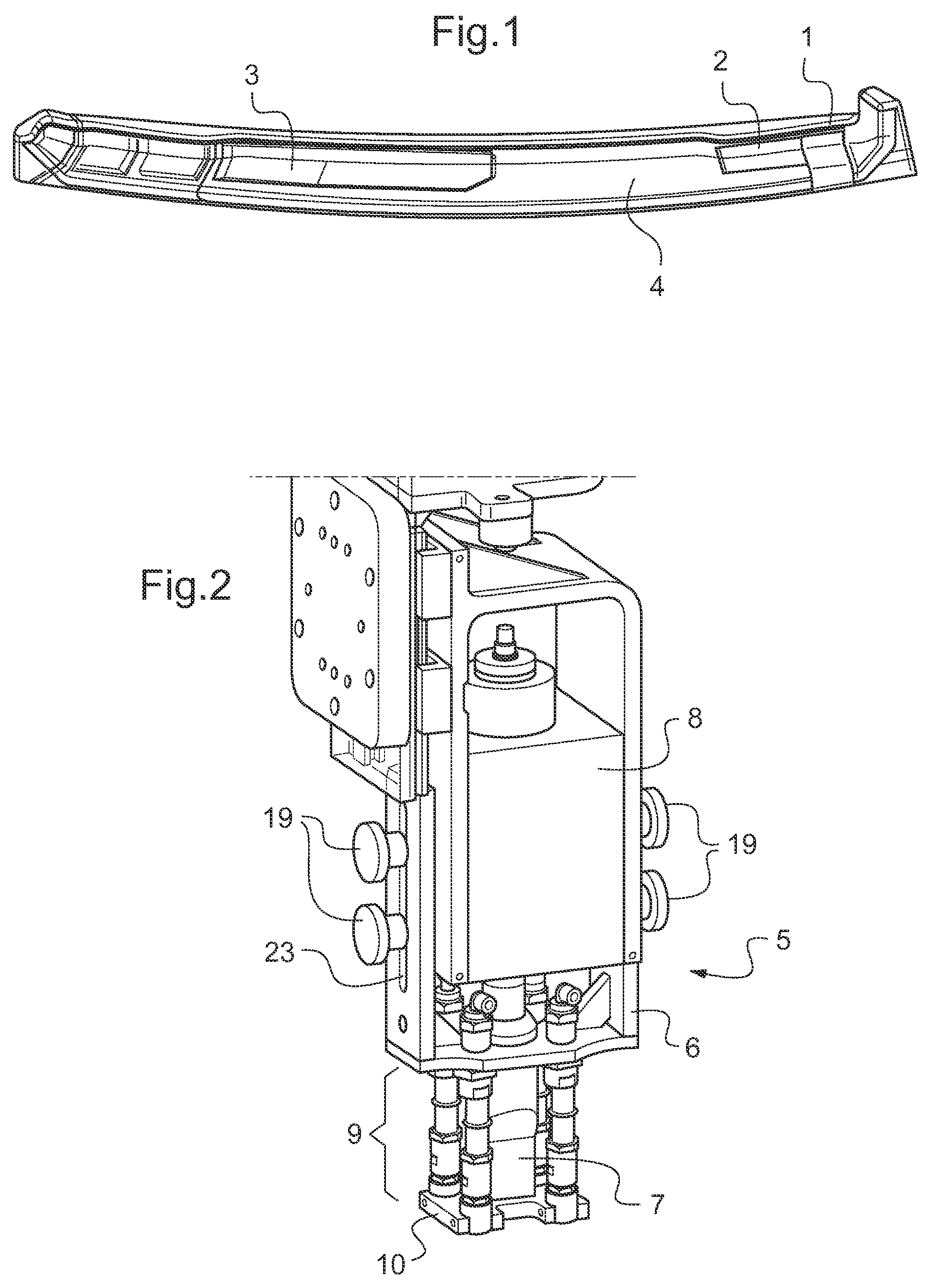 Ultrasonic welding device and method of operating said device