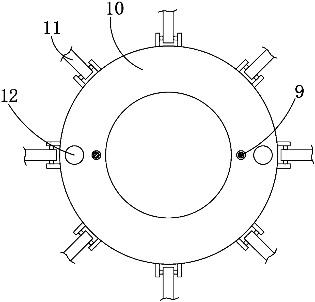 Poultry slaughtering device convenient to clean