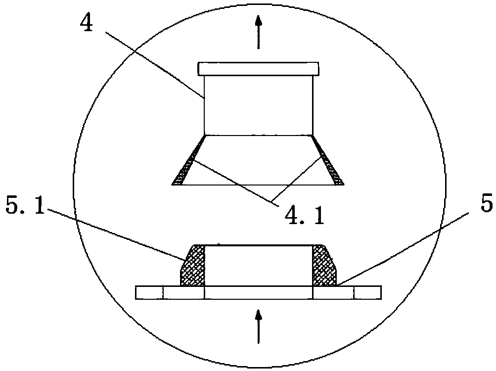 Layered pouring and distributing machine and lining trolley comprising same