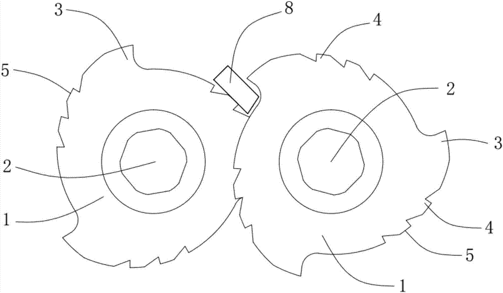 Shearing crusher cutter and crushing shaft device