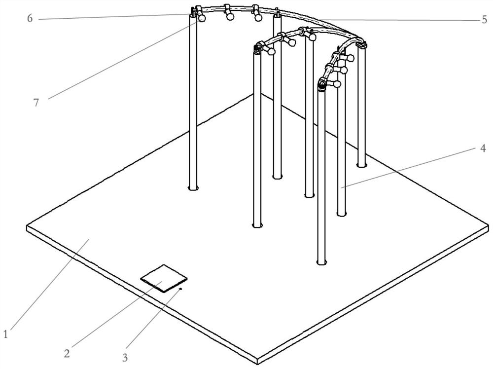 Training device and method for three-dimensional moving target interception by primate