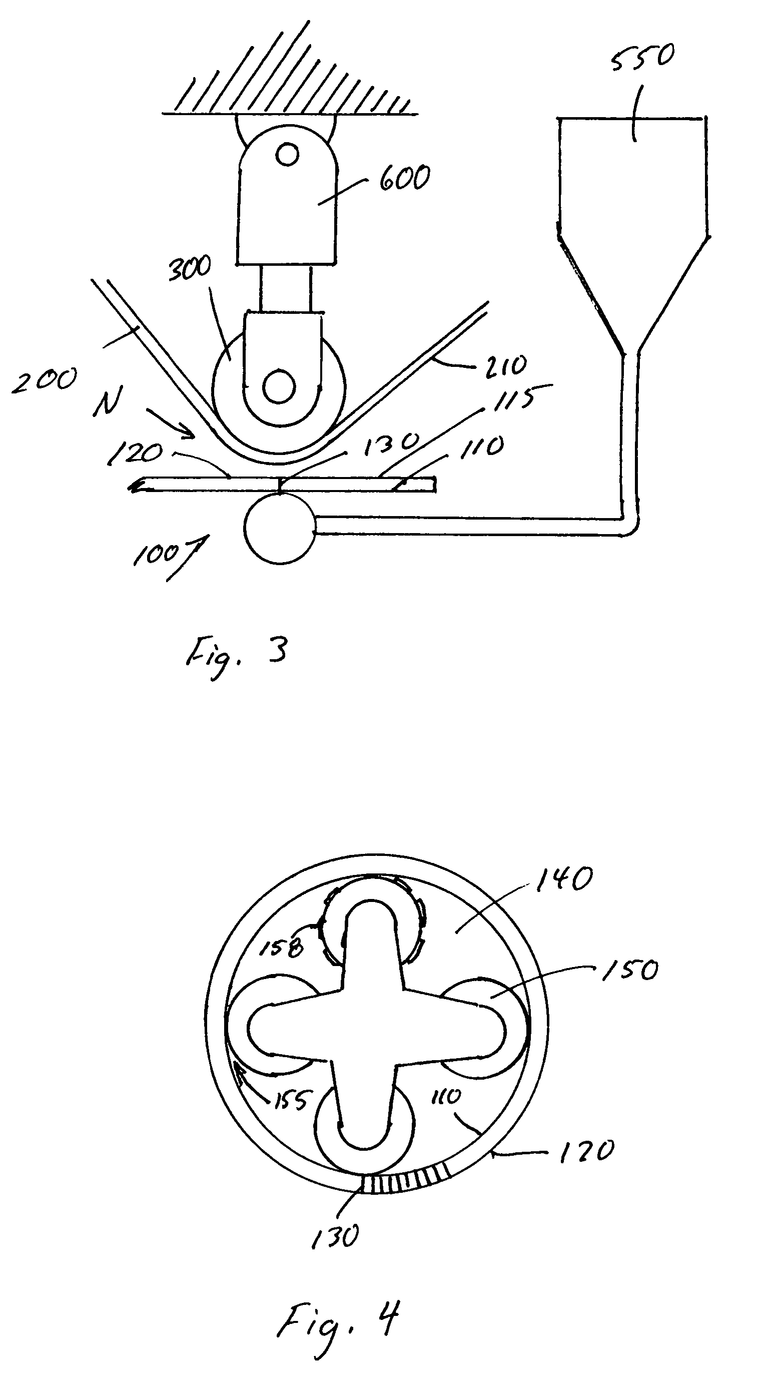 Apparatus and method for the transfer of a fluid to a moving web material