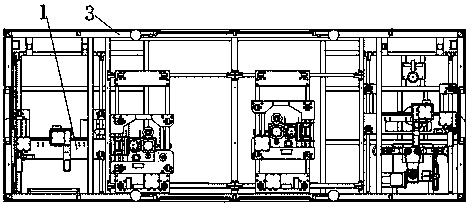 Flexible screw claw tool, visual guidance covering device and covering method