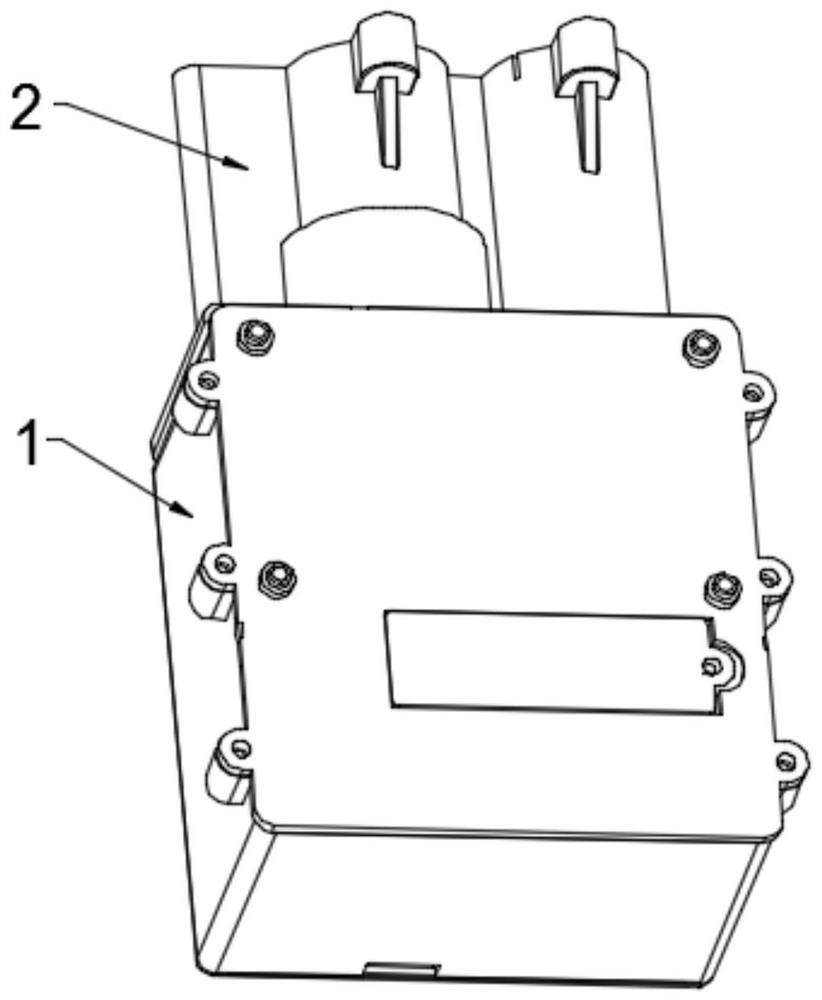 Air-breathing smoke-sensing fire detection device and method