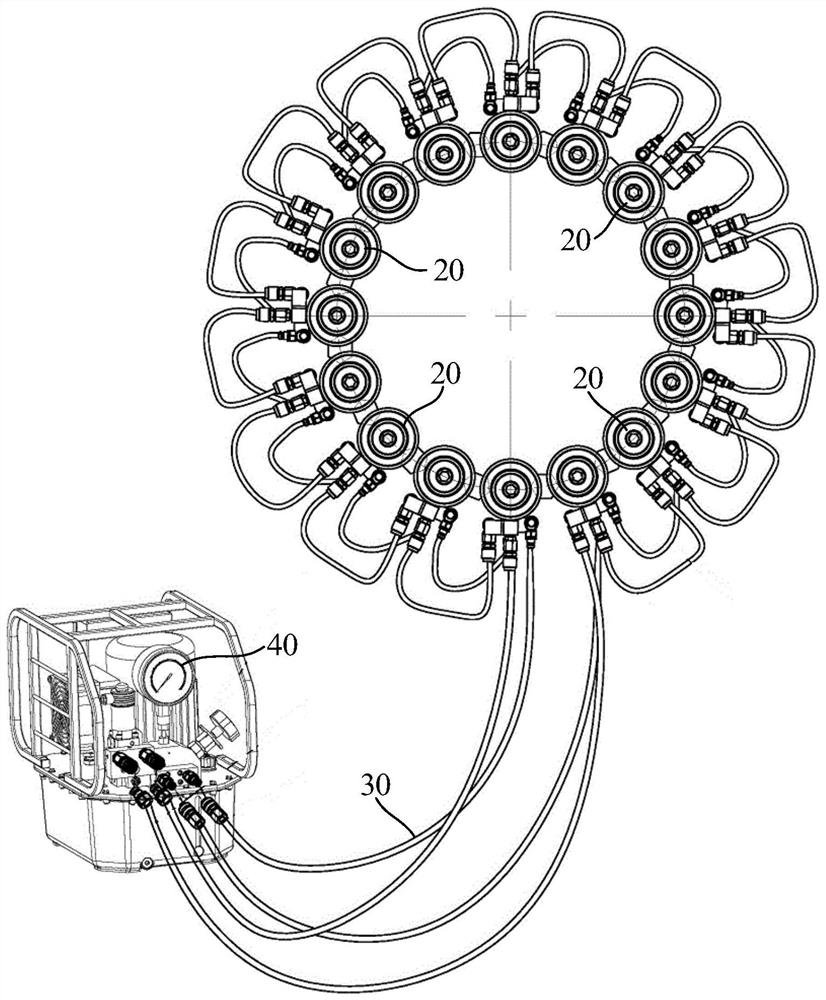 Expansion sleeve synchronous pressing device and expansion sleeve mounting method