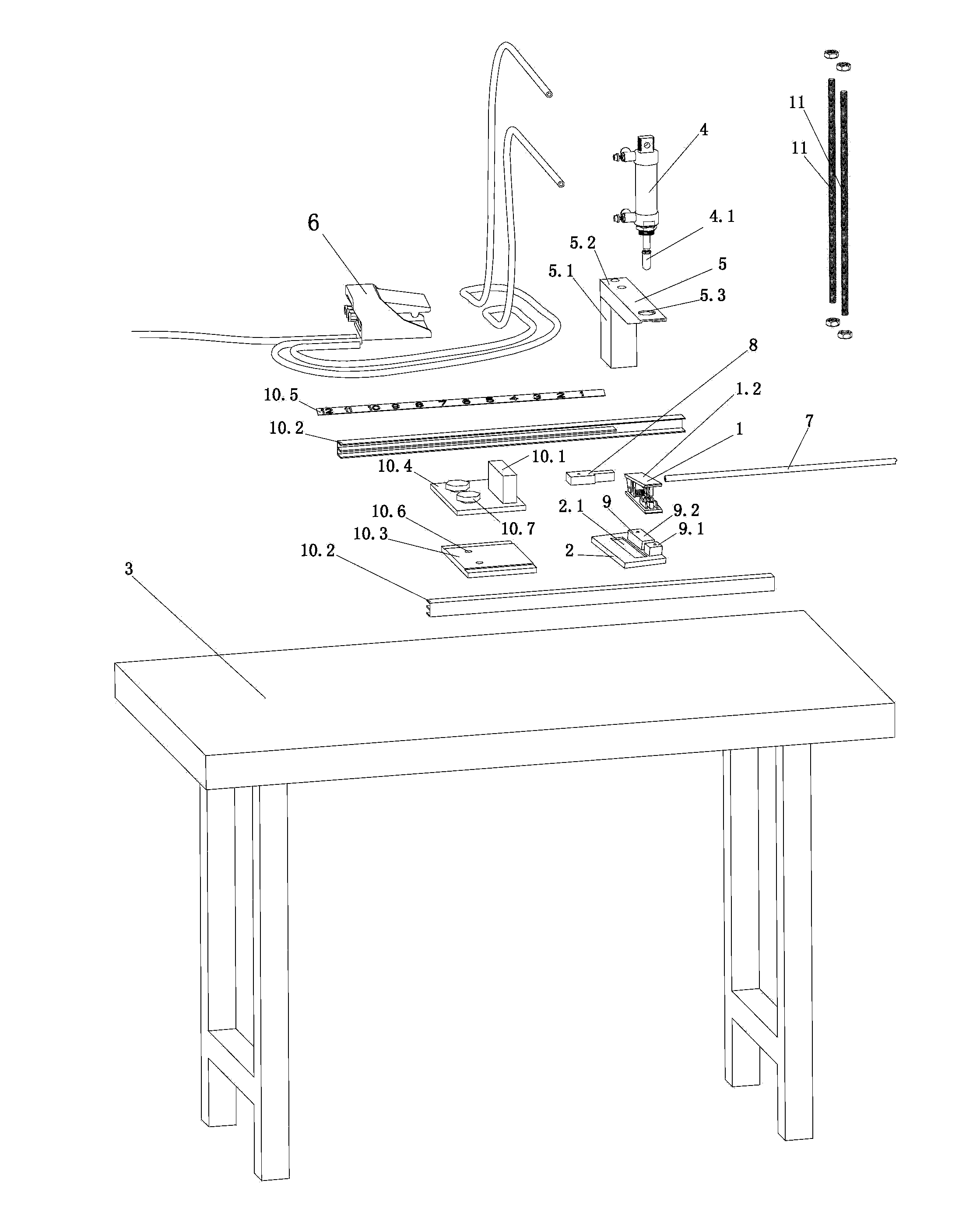 Pipe cutting device