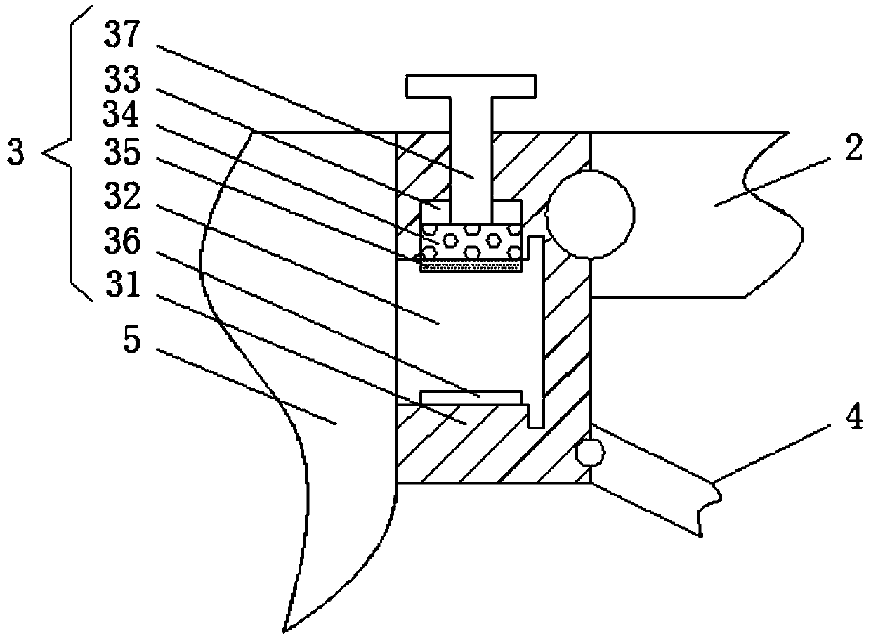 Street lamp facilitating adjustment of lamplight irradiation range