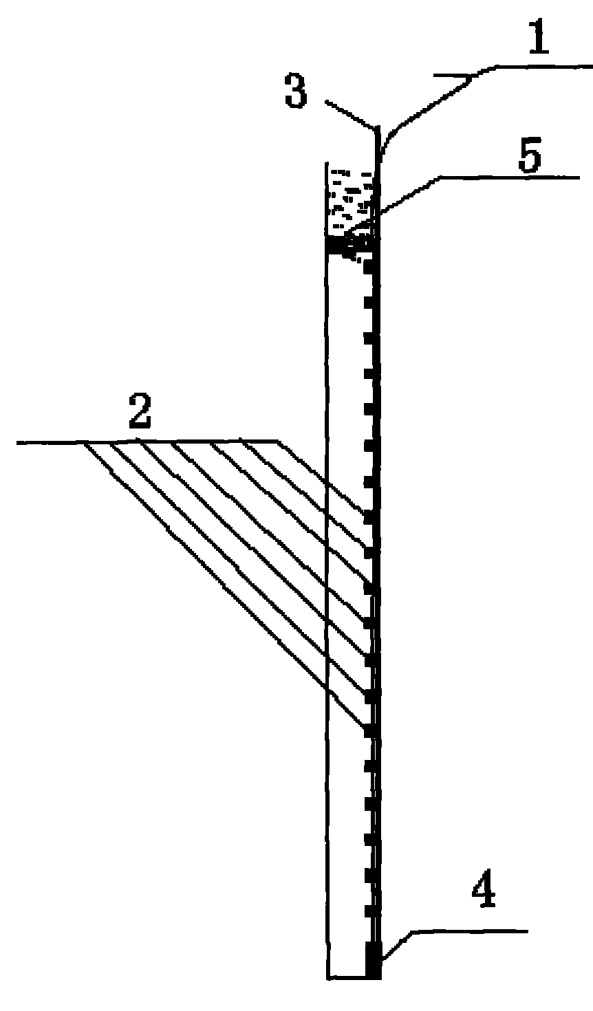 Bamboo-chip smooth wall protection blasting method for joint fissure mud rock slope