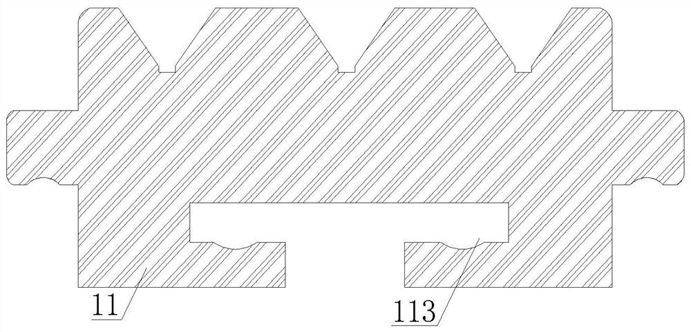 Manned lifting type vertical shaft measuring device and operation method thereof