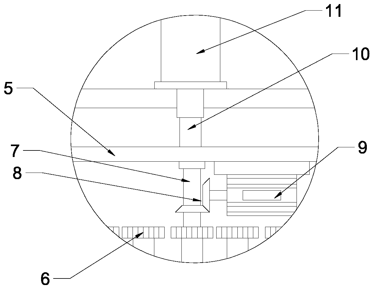 Construction waste crushing device