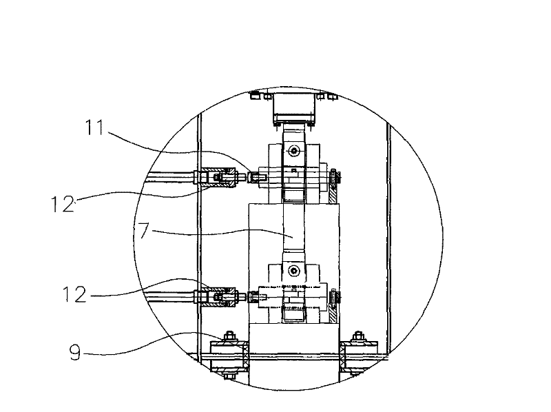 Underwater hydraulic axis-penetrating locking device