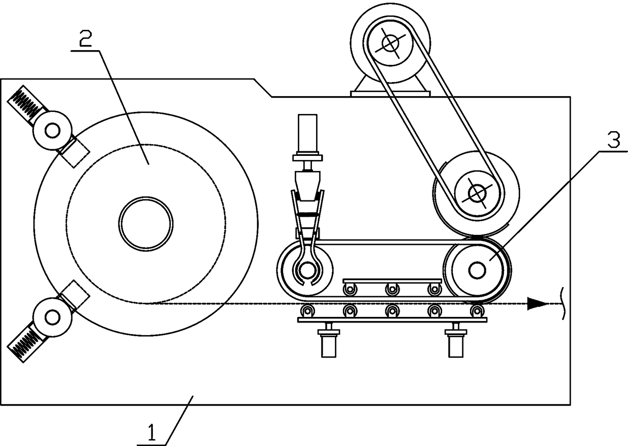 Intermittent feeding mechanism for yarn