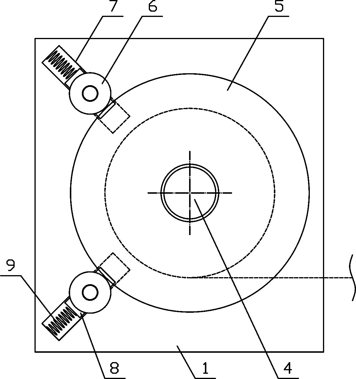 Intermittent feeding mechanism for yarn