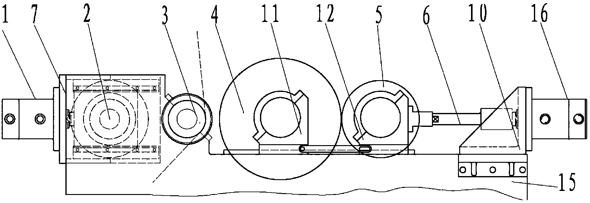 Embossing device of large-width wallpaper device