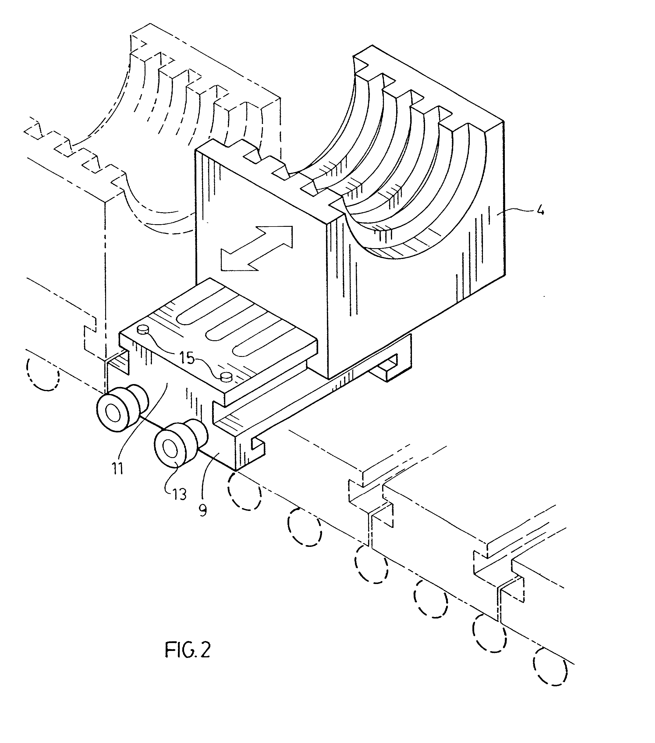 Molding apparatus with mold block section transfer system