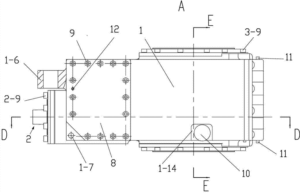 Streetcar gear transmission device