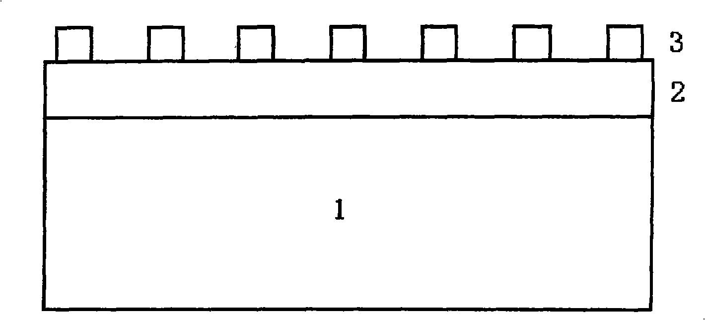 Method for improving luminous efficiency of GaN based LED by using graphic underlay