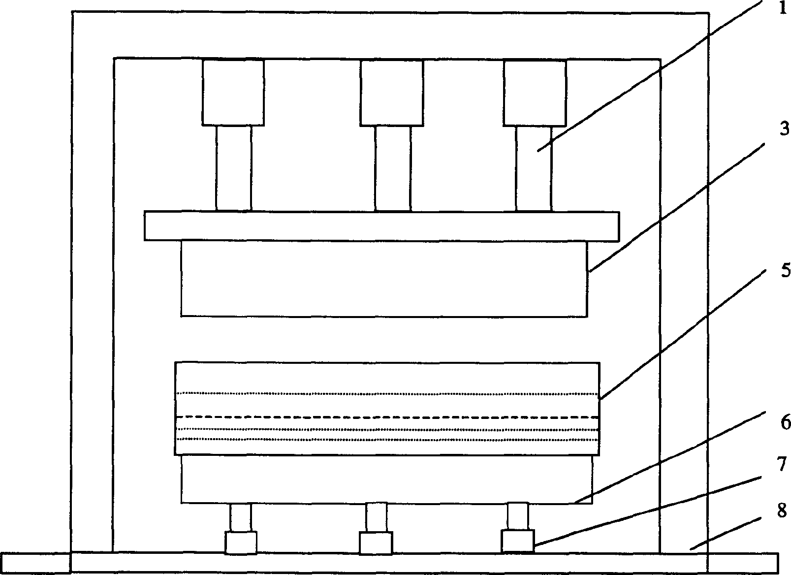 Microwave hot forming apparatus