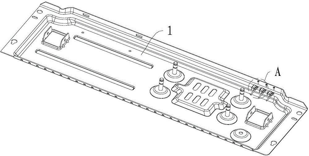 Refrigerator and compressor mounting plate thereof