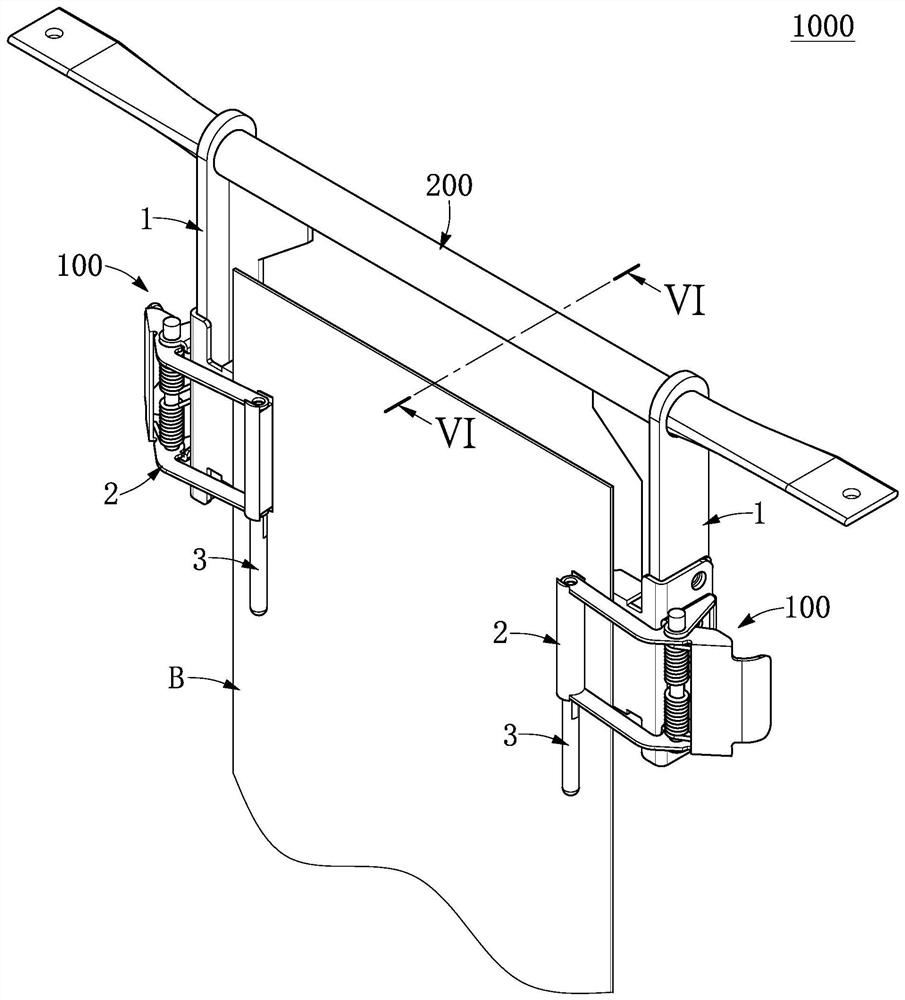 Panel hanging device and its clamping arm