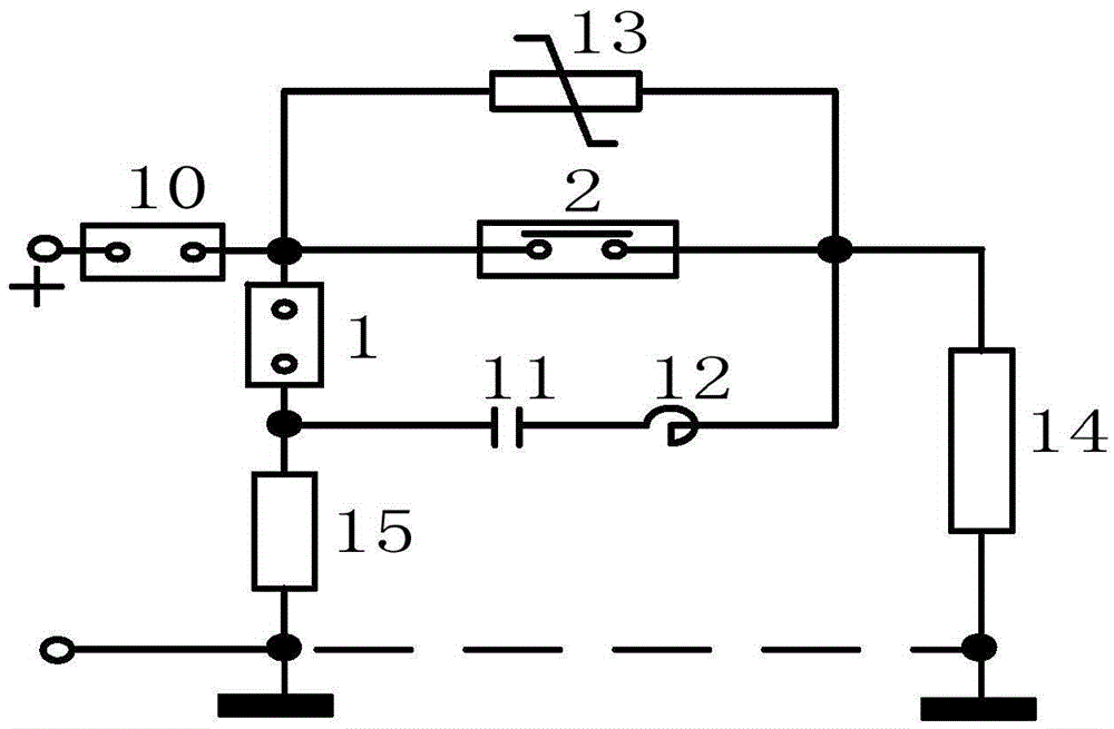 Horizontally-arranged DC vacuum circuit breaker based on linkage current transfer