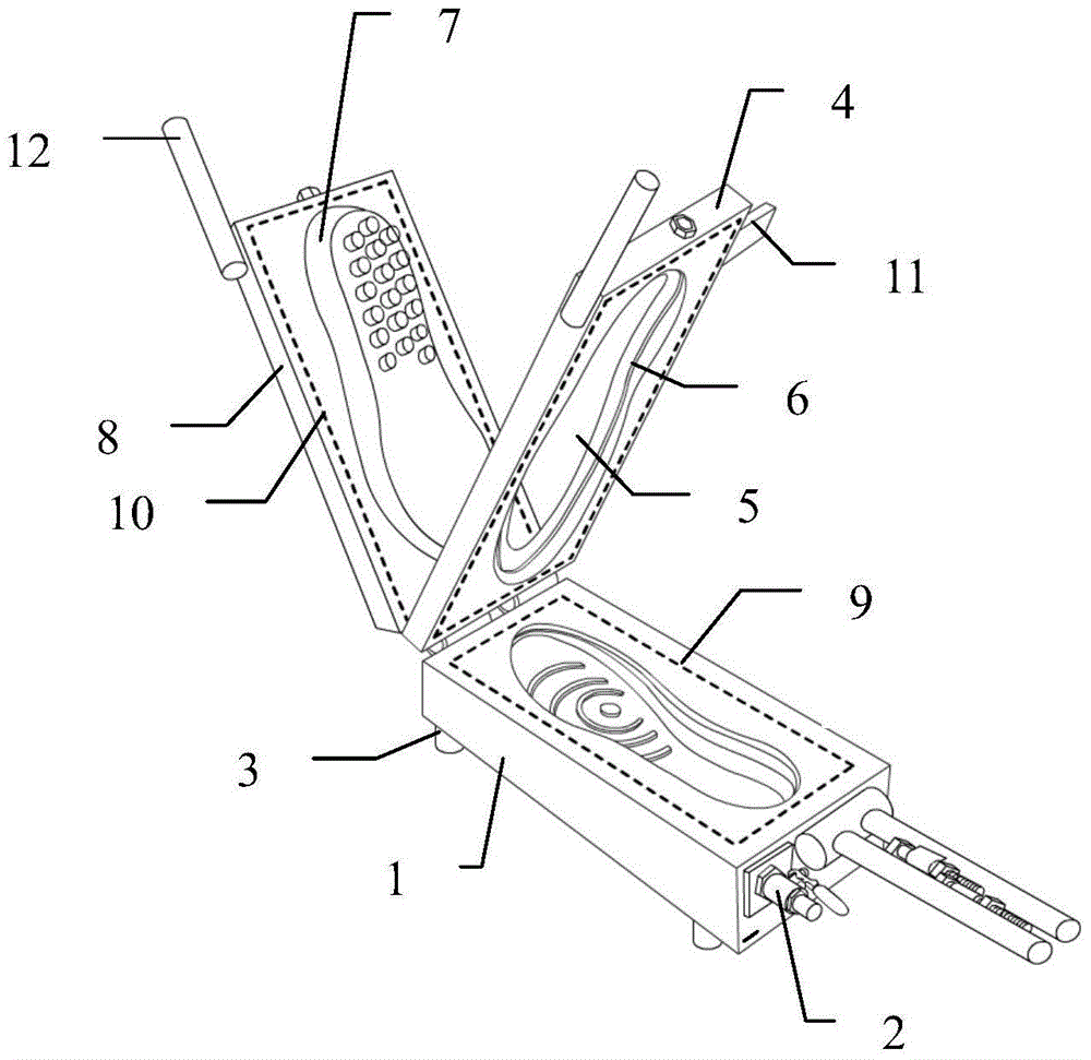 A shoe sole forming mold and a method for shoe sole suction molding using the same