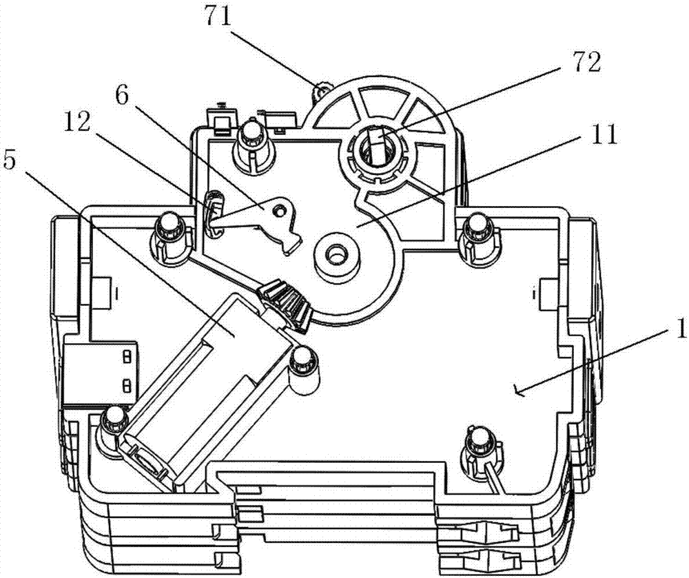 Automatic opening/closing control device and circuit breaker