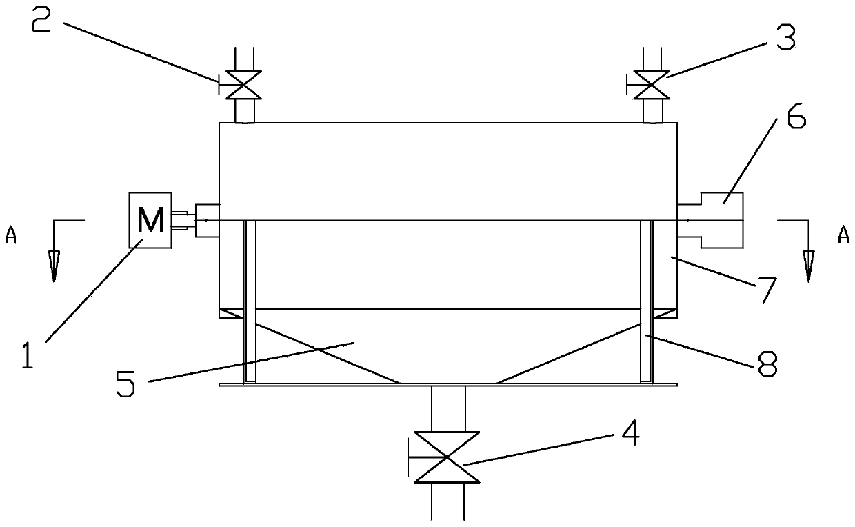 Electrolytic descaling device for circulating water treatment of ship boiler