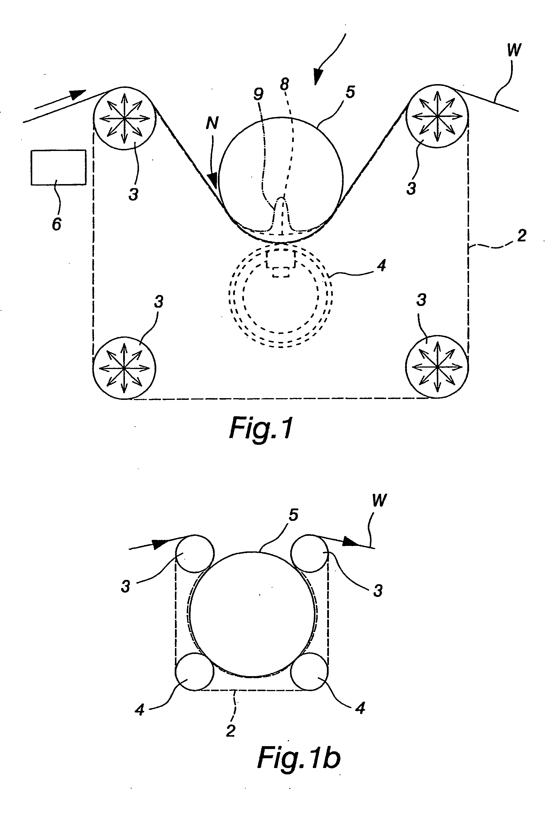 Processing device and method of operating the device for processing a coated or uncoated fibrous web