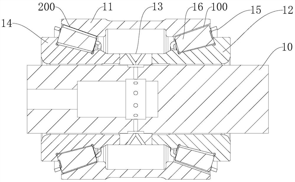 Lubricating structure for bevel gear bearing