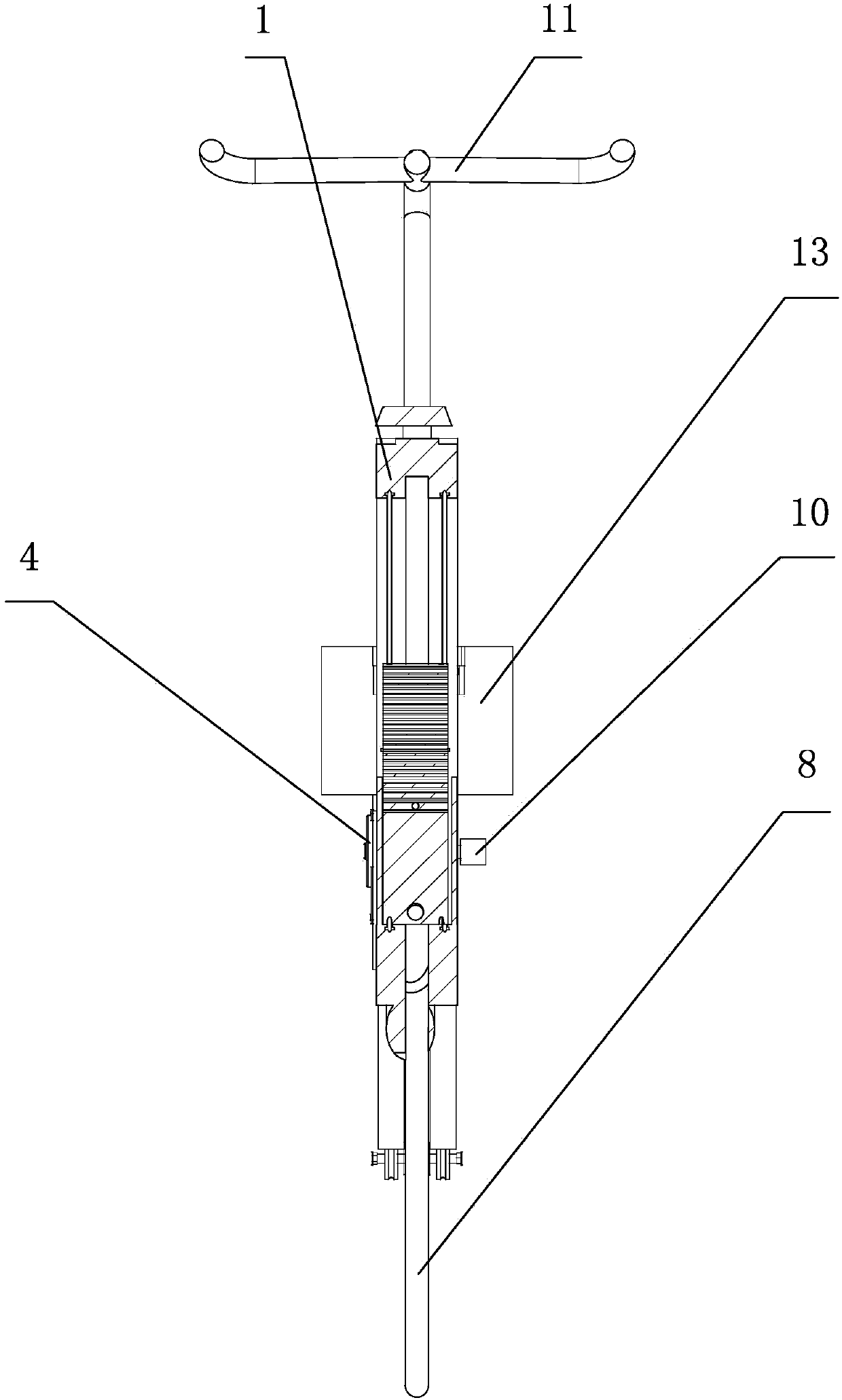 Self-balancing bicycle axle distance automatic regulating mechanism and method