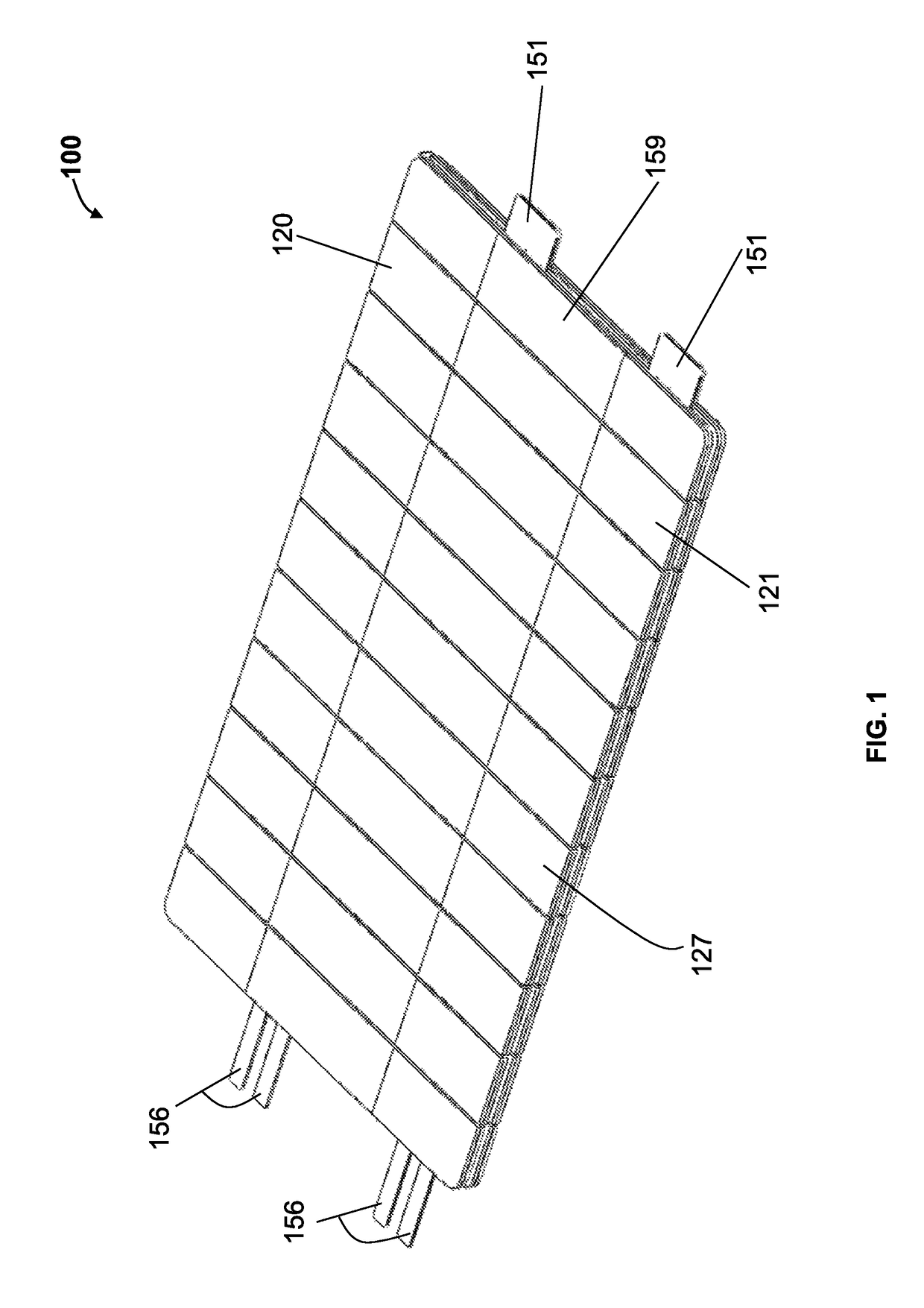 Wound or skin treatment devices with variable edge geometries