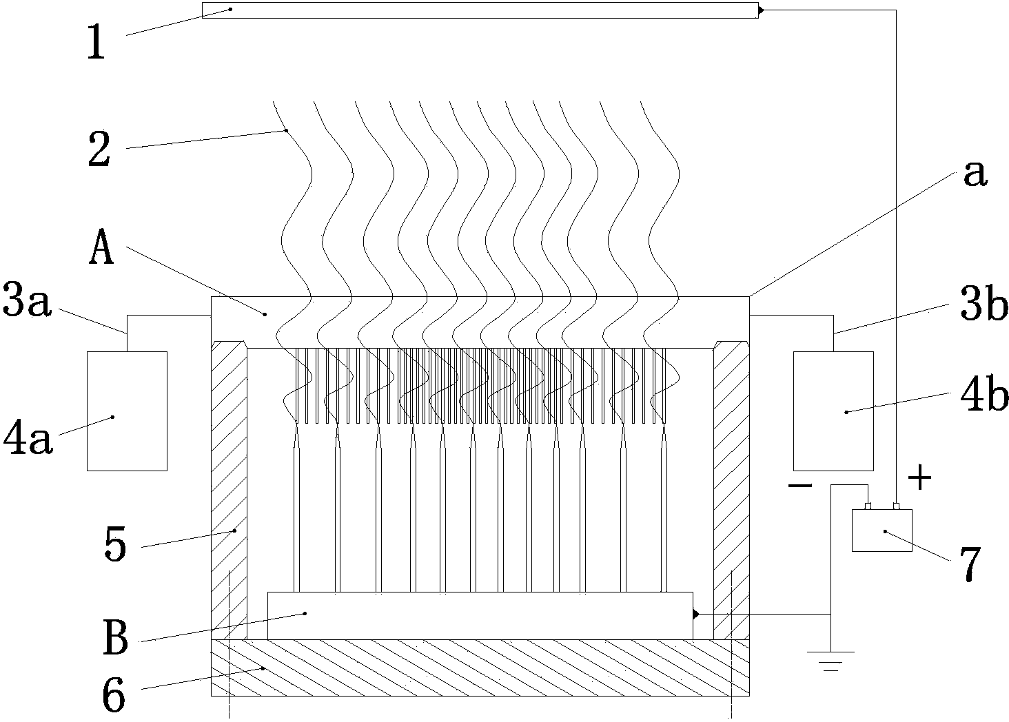 Evenly-liquid-spraying batch electrostatic spinning device